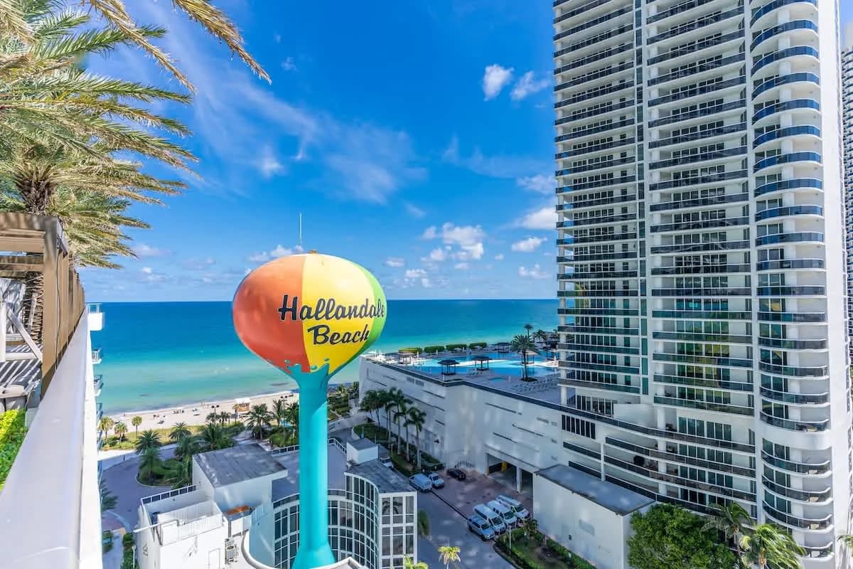 Hallandale Beach | Central Location | Pool Deck View