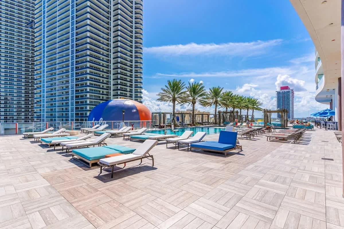 Pool Area | Sun loungers | Best view
