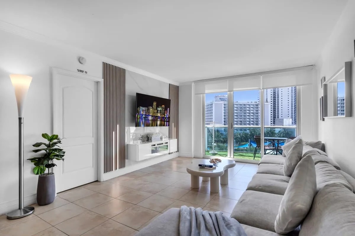Amazing 2Bed  Gym & Tennis Court  Ocean view