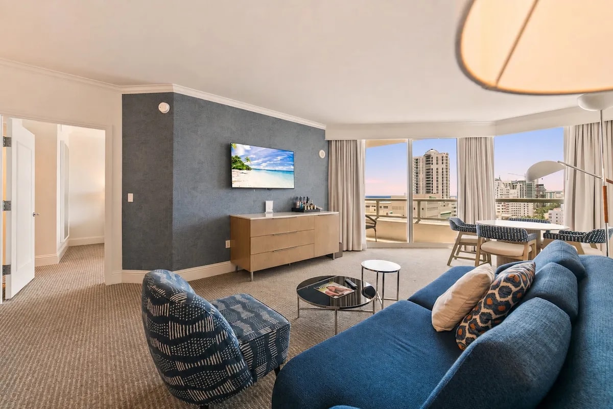 FontaineBleau 1 Bedroom Suite | Pool & Water Views