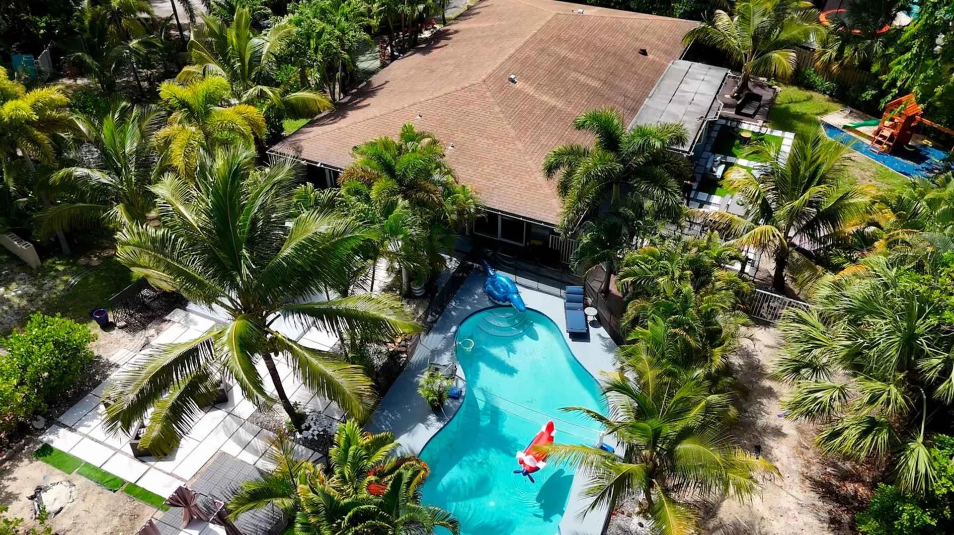 Jungle by the Sea Luxury 5BR & 1LR Villa
