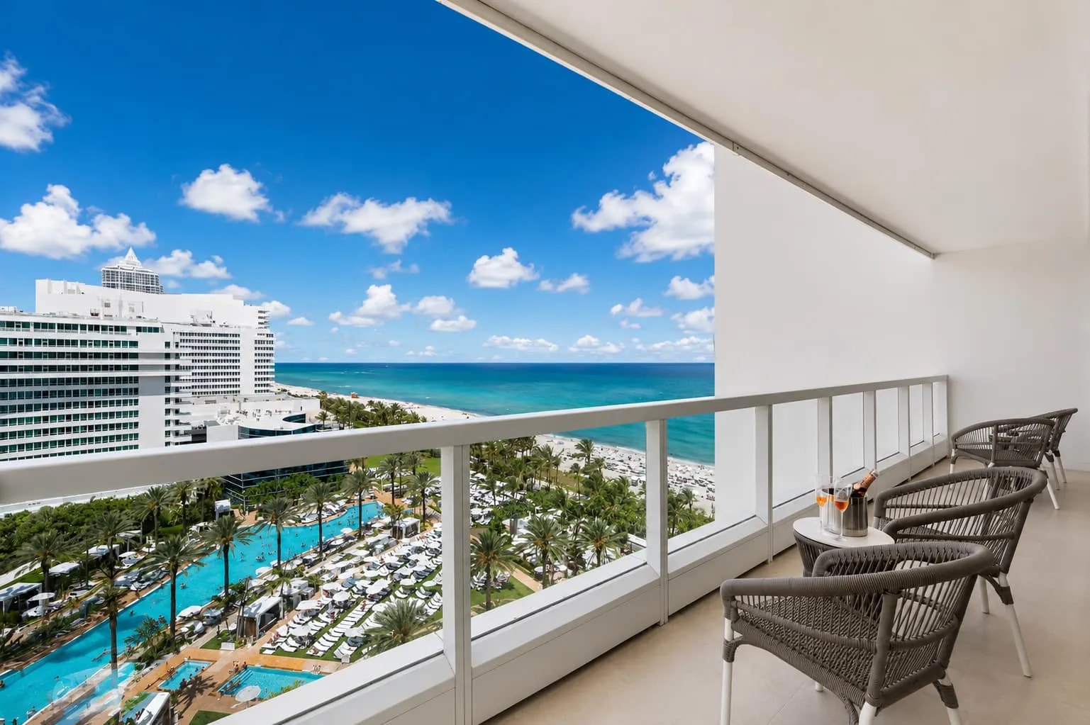 FontaineBleau | 1BR Striking Resort & Ocean View